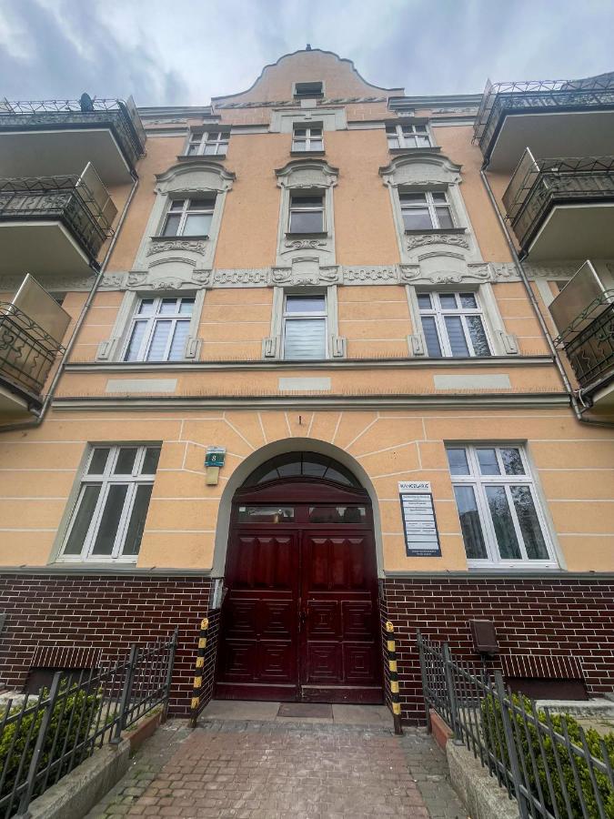 Retro Wooden Touch Apartment by BookingHost - B&B Stettino