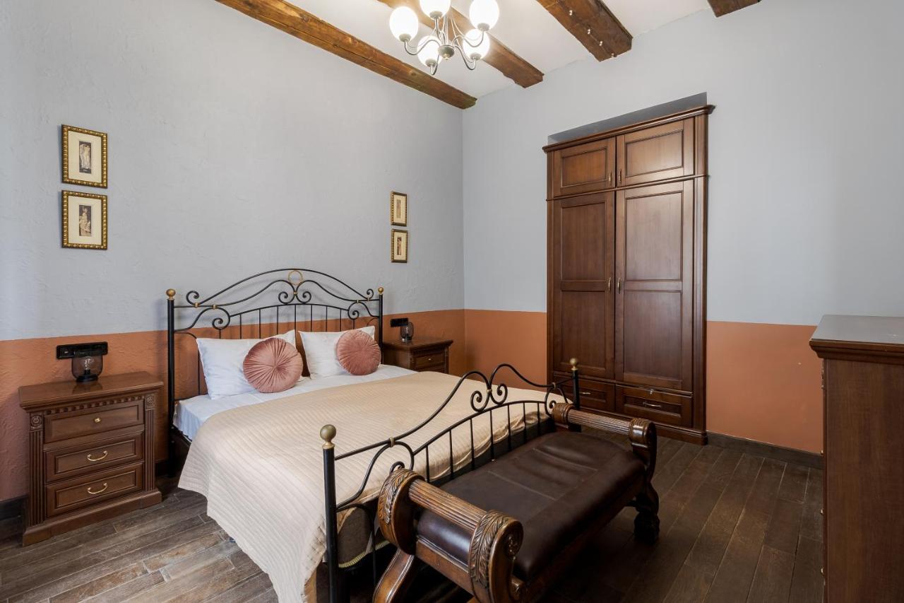 TUT Staroevreyska with terrace - Bed and Breakfast Lviv