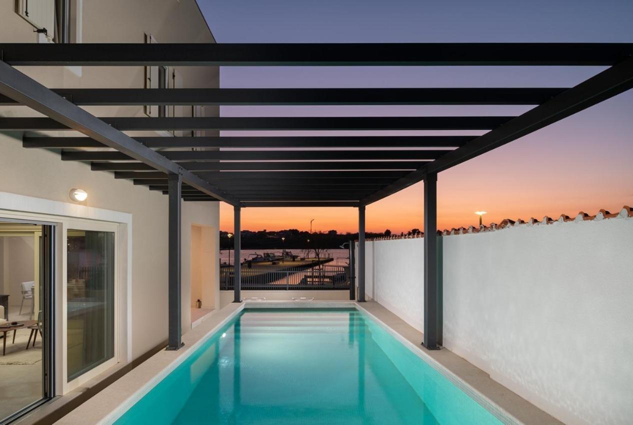 Luxury Villa Lovre seaside heated pool sauna - B&B Nona