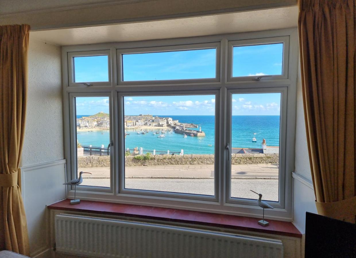 Morvah - stunning views of the harbour and beyond - B&B St Ives