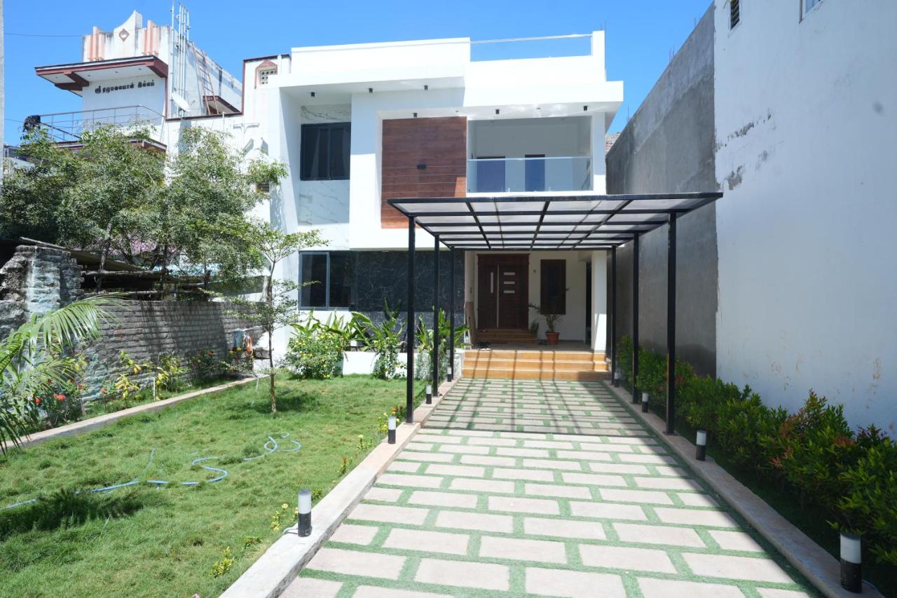 Tamizh Agam - Bed and Breakfast