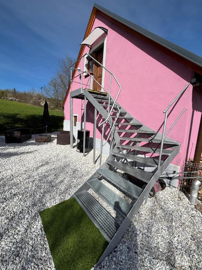 Šumava apartmán U Kočiček - B&B Strašice