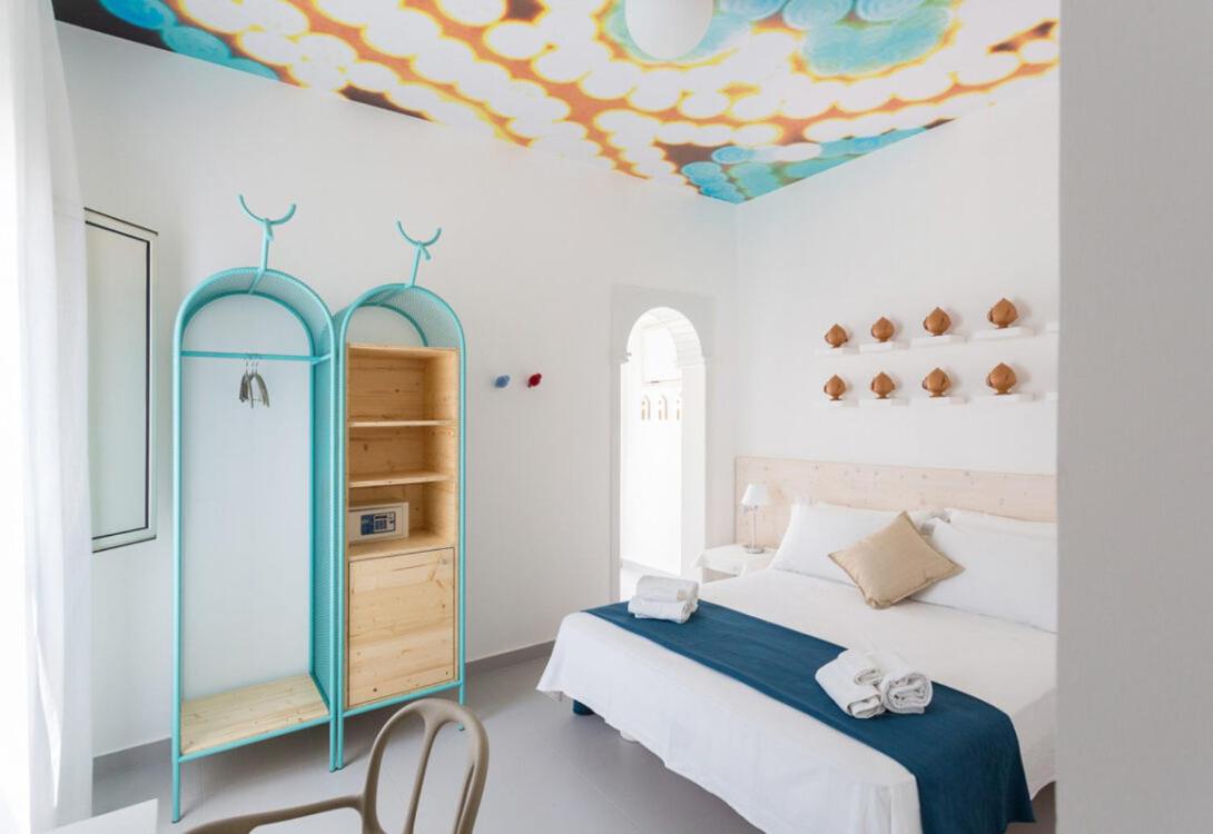 Chambre Double ou Lits Jumeaux - Vue Latérale sur Mer