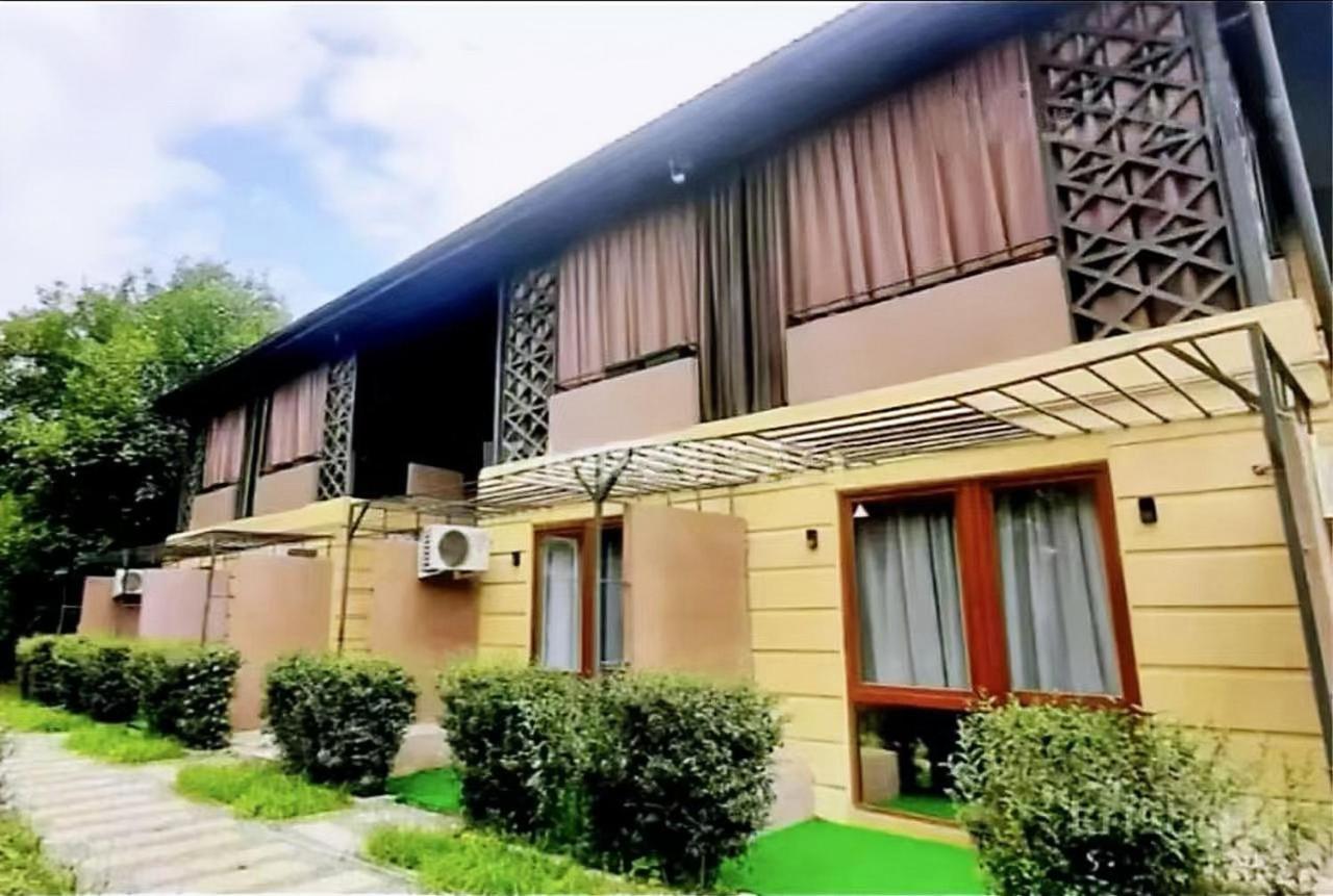 Nomad777 - Ferienwohnung Almaty