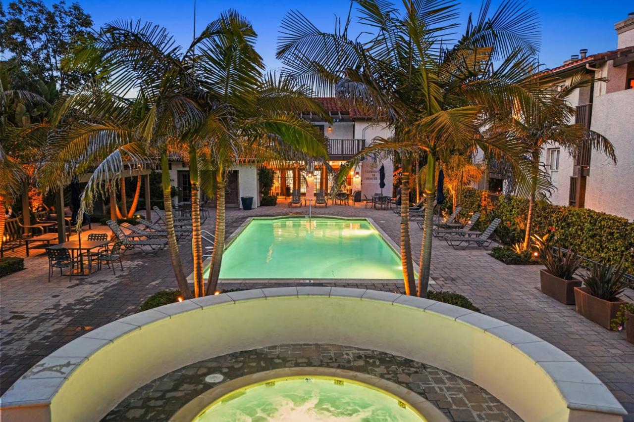 Close to Beach w Patio Resort Amenities The Point at Corniche by AvantStay - B&B