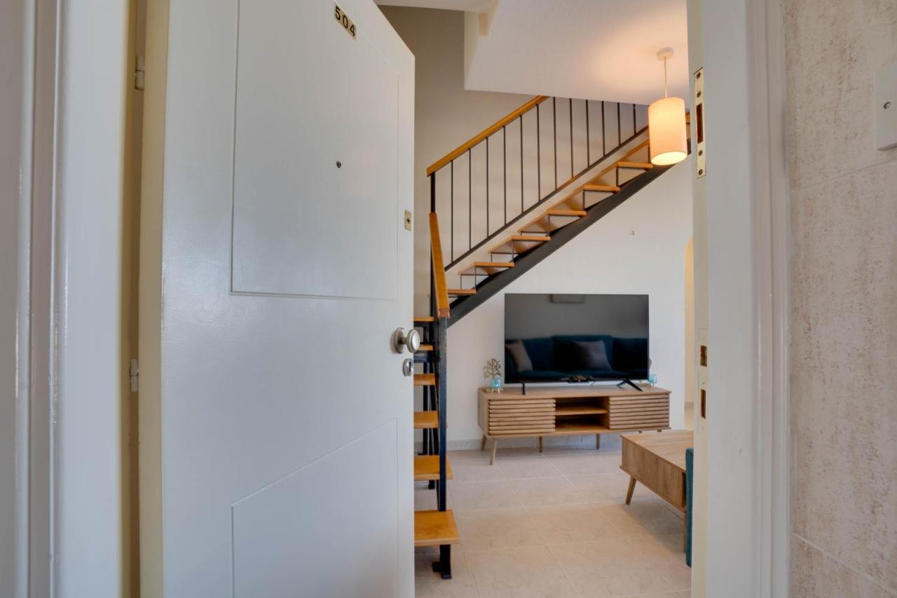 Charming 3-bed Duplex With Stunning Sea View - Bed and Breakfast