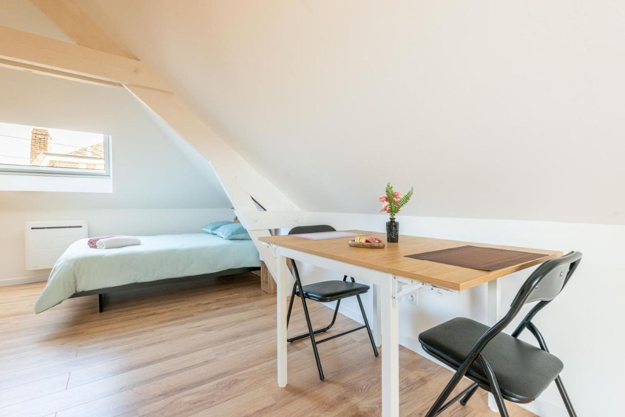 One-Bedroom Apartment with City View