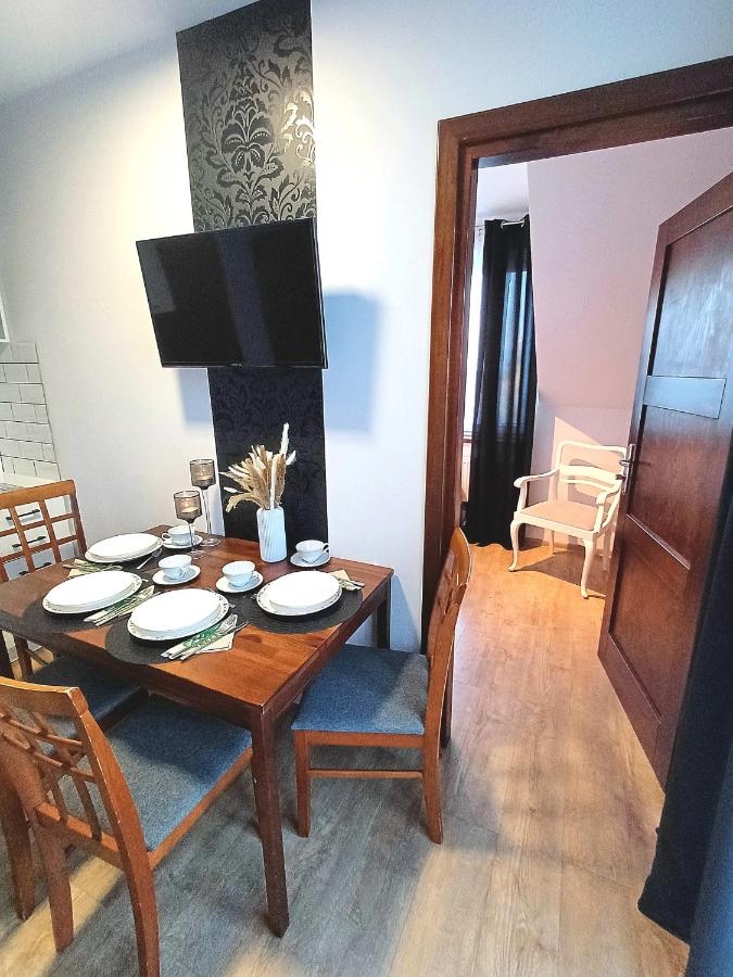 One-Bedroom Apartment with Sea View and Balcony