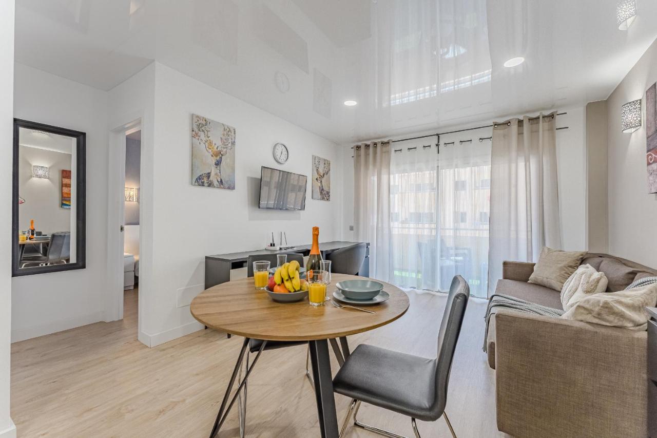 Modern sunny apartment 100m from the beach - Bed and Breakfast