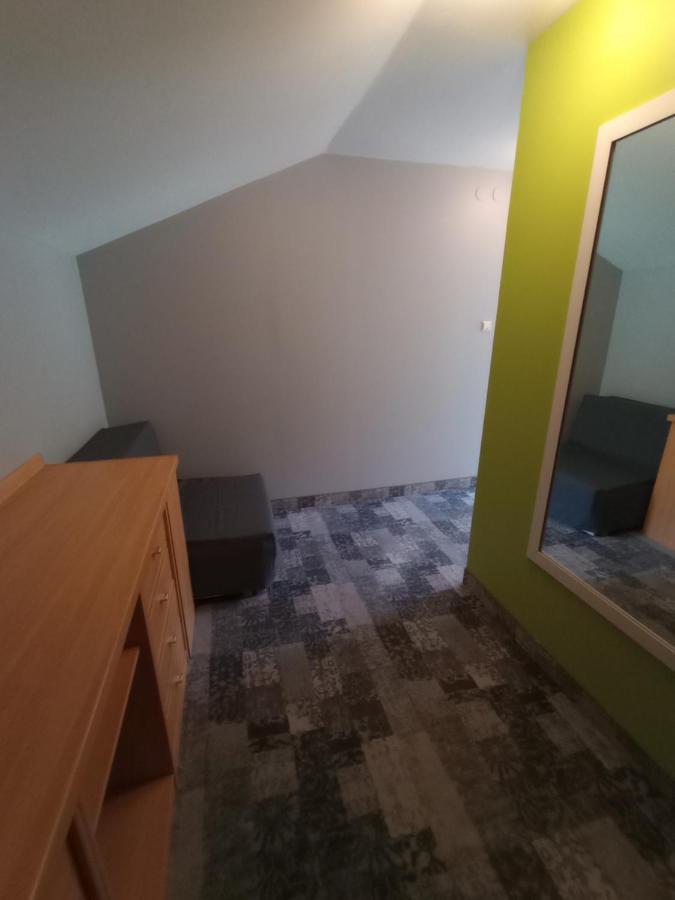 Studio-Apartment mit 2 Schlafzimmern