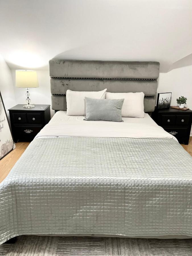 Charming beautiful house 7mn to downtown Ottawa - B&B