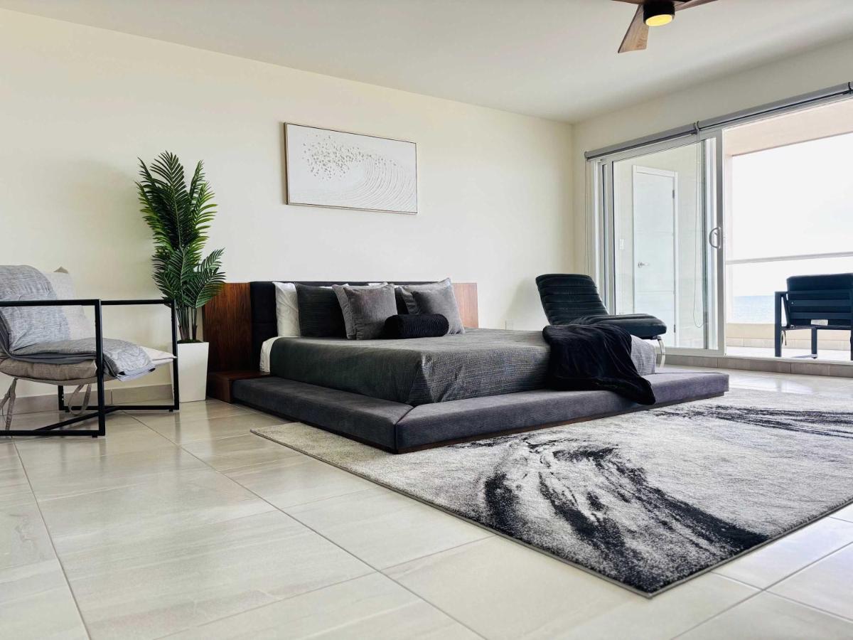 Beachfront Apartment with 3 BR 2 BA with pool - Ferienwohnung Rosarito