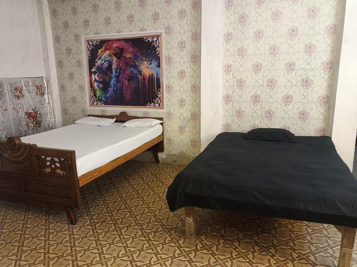 Dreibettzimmer mit Bad