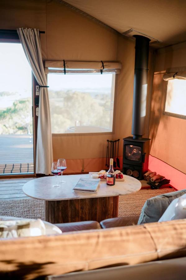Luxury Safari Tent Waterfalls and Hikes - B&B