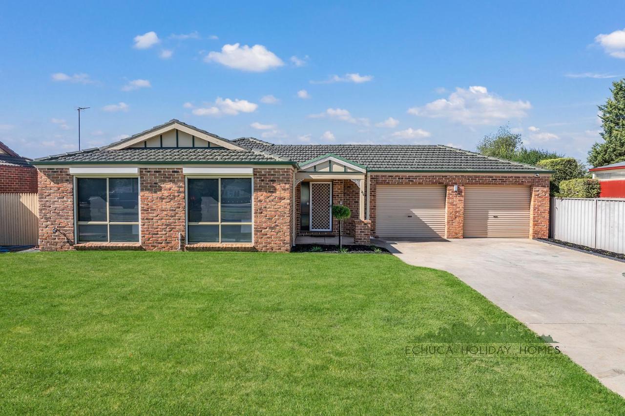 Central Echuca Escape, Heated Pool, 3 BDR - B&B Echuca