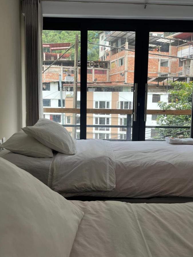 Zweibettzimmer mit Bergblick