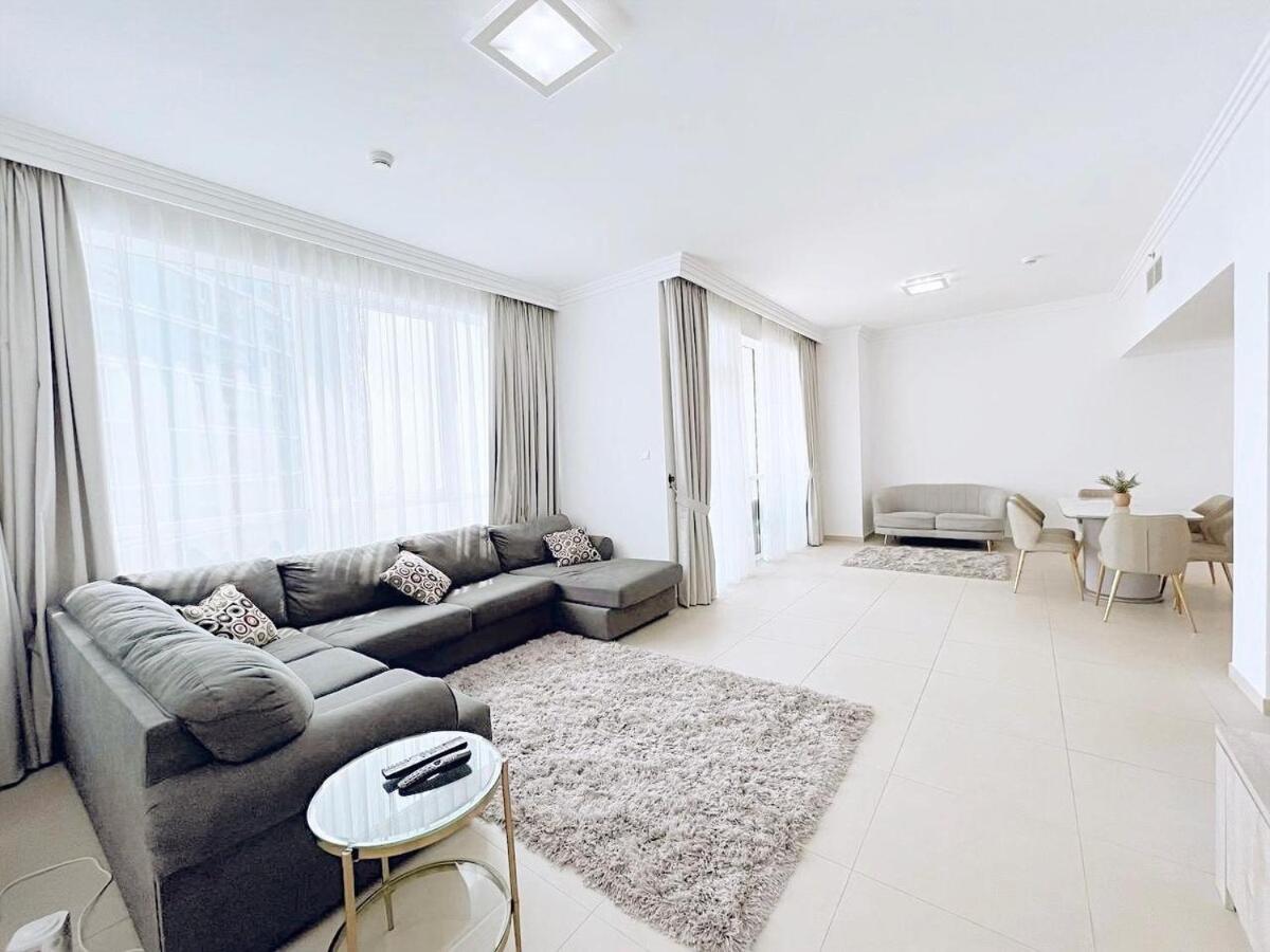 Private Beach Access - Canal View - B&B Dubai