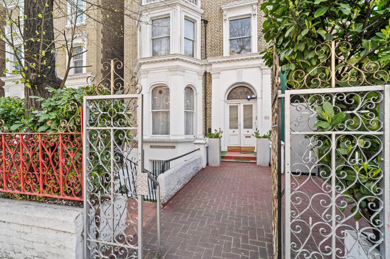 Charming 3BR by Redcliffe Gdns - B&B London