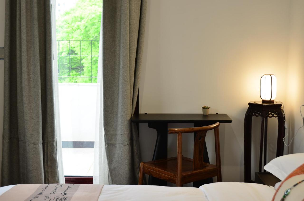 Kamer met Queensize Bed en Balkon