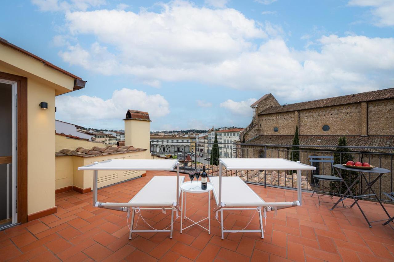 Via Avelli, 4 - Florence Charming Apartments - Attico al 5to piano senza ascensore vicino Stazione Con terrazza con Vista Santa Maria Novella - B&B