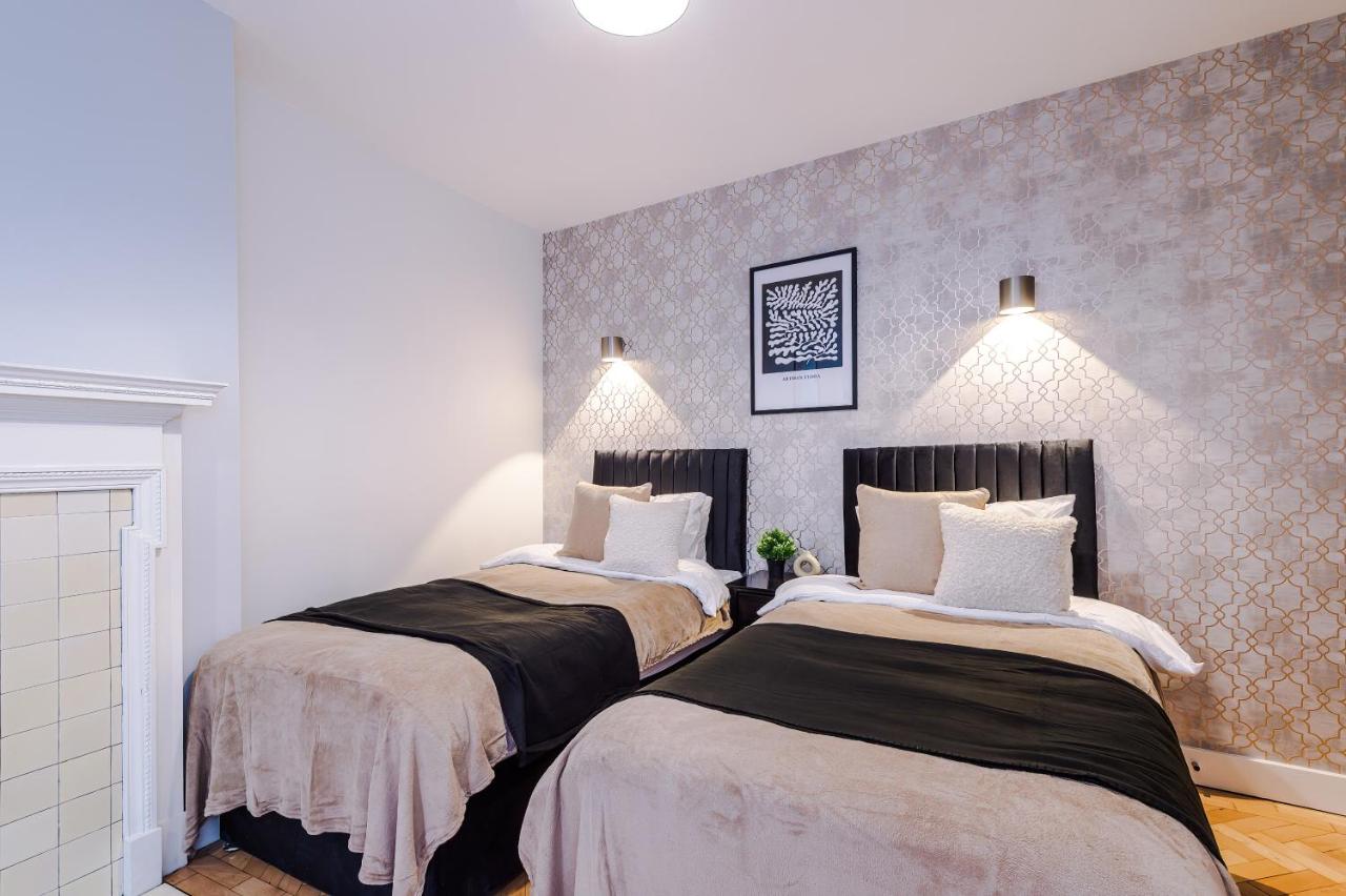York City Penthouse - Private Rooftop - Bed and Breakfast York