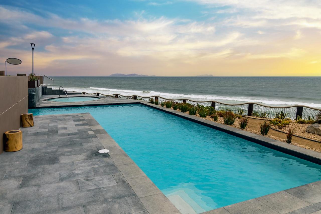 Condo Playas TJ with Balcony - B&B