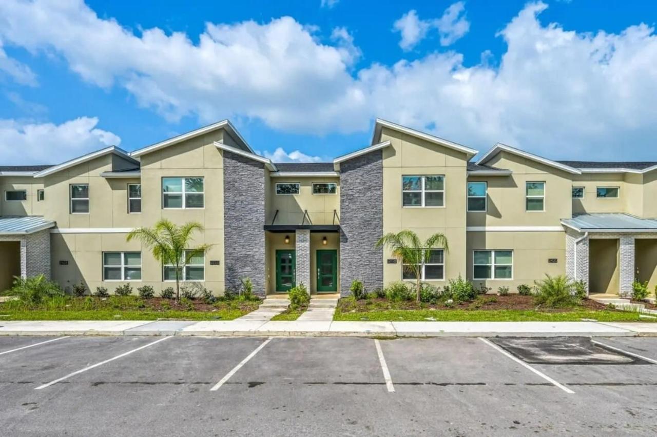 Luxo & Magia: Casa com Piscina - Storey Lake! - B&B Kissimmee