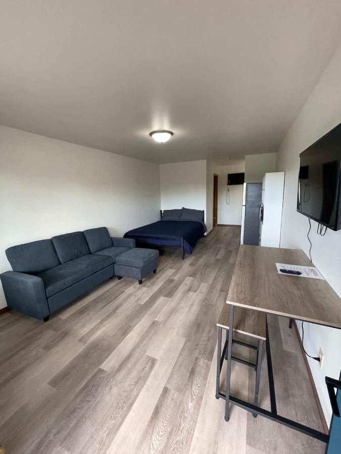 Unit 8 - Stand Rock Studios - Bed and Breakfast Wisconsin Dells