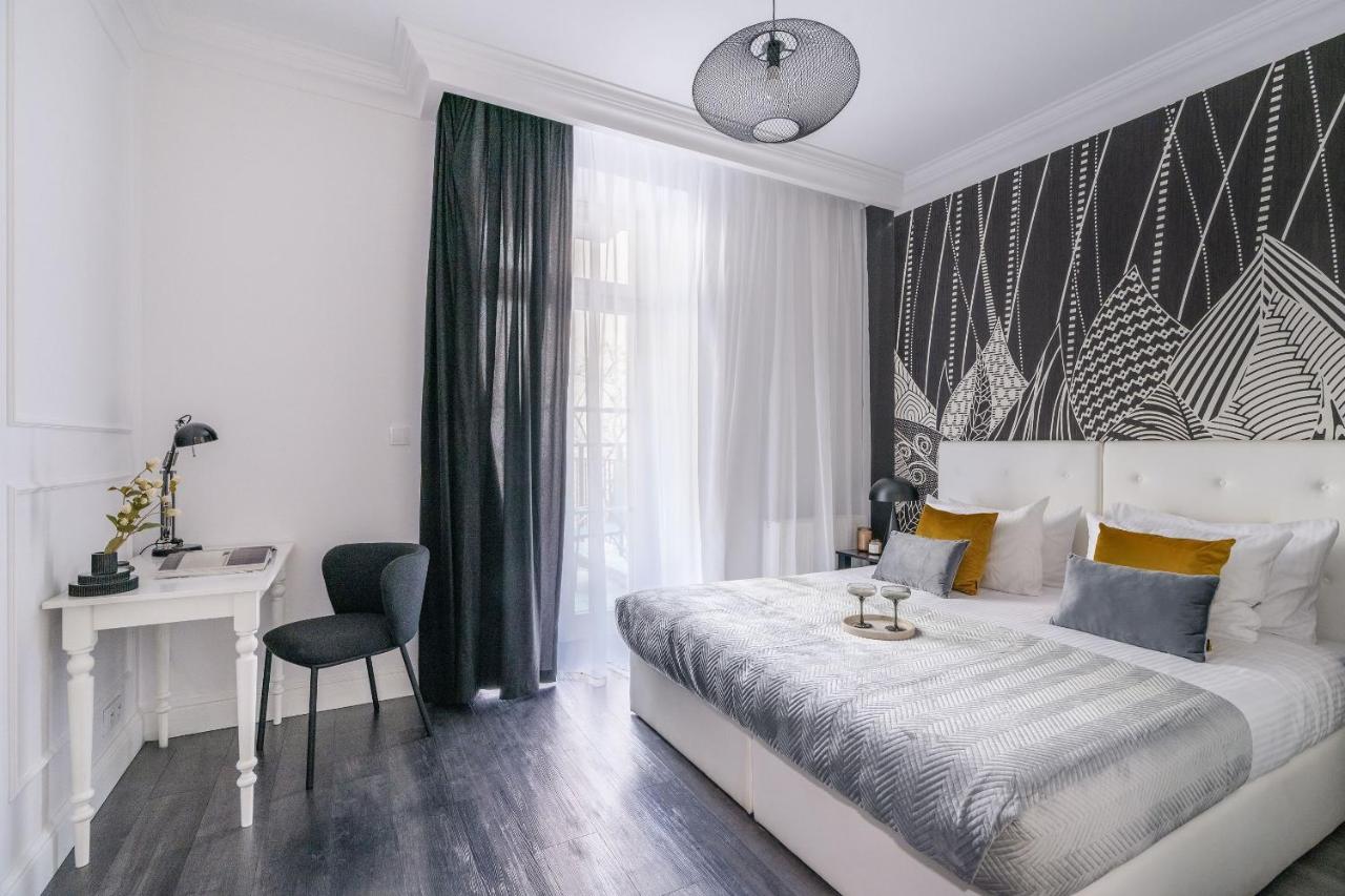 Appartement "Berlin- Mitte” met terras en open haard