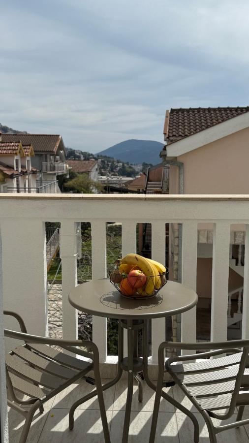 Tafra apartmani Igalo - Ferienwohnung