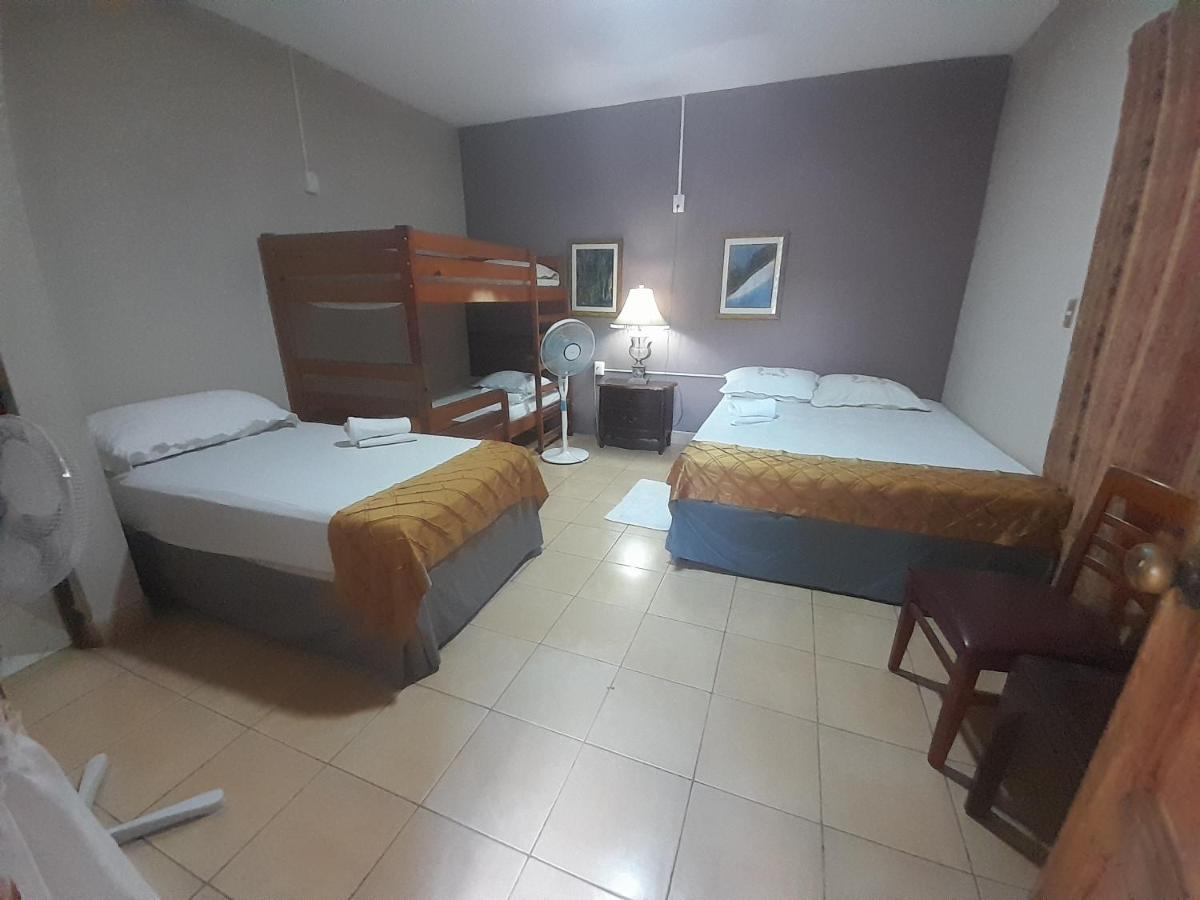 Vierpersoonskamer met Eigen Badkamer