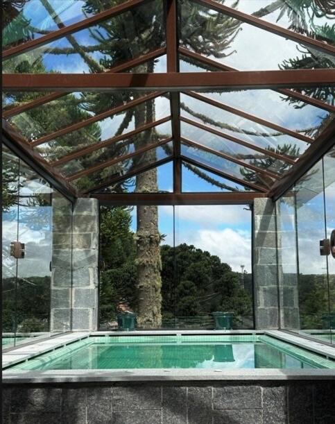 Mansão Olhos Verdes - Luxuosa - com Hidro e Piscina aquecida - B&B Campos do Jordão