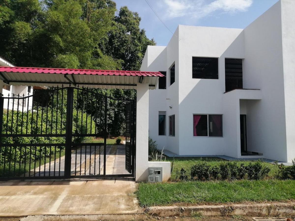 Casa Familiar en Melgar - Ferienwohnung Melgar