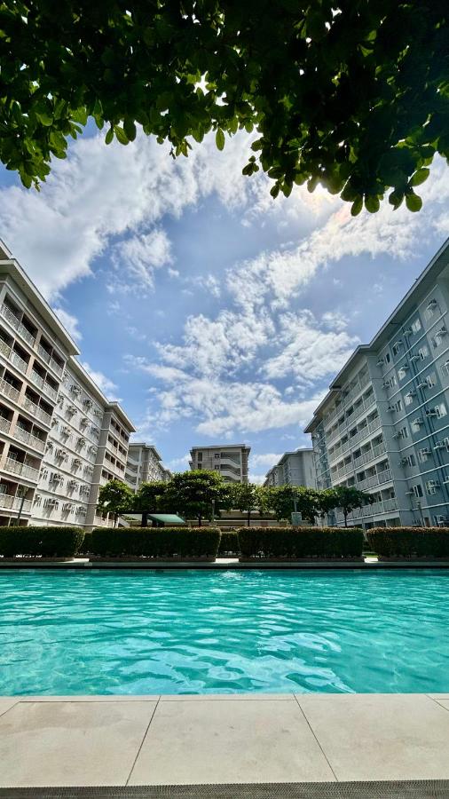 Oasis Suites Staycation - B&B Manila