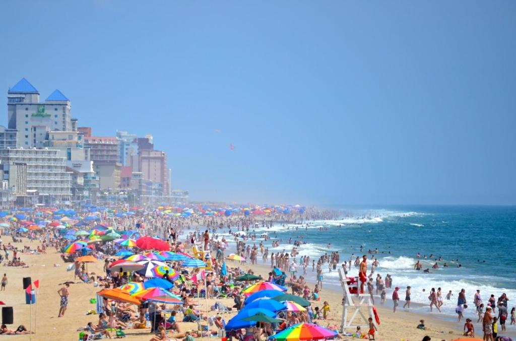 Ocean Waye Charming 1-Bedroom Condo Steps from the Beach - B&B Ocean City