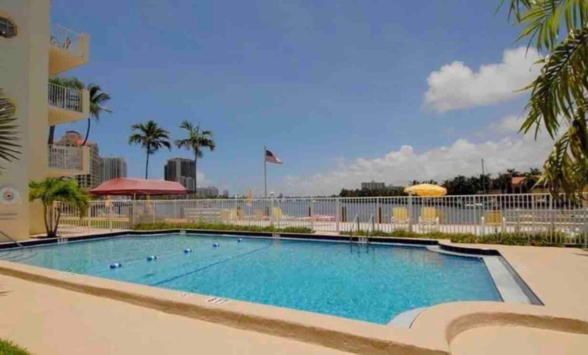 The Blue Octopus - 1br King Bed Condo - B&B
