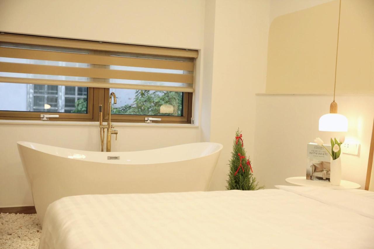 Deluxe Double Room with Bath