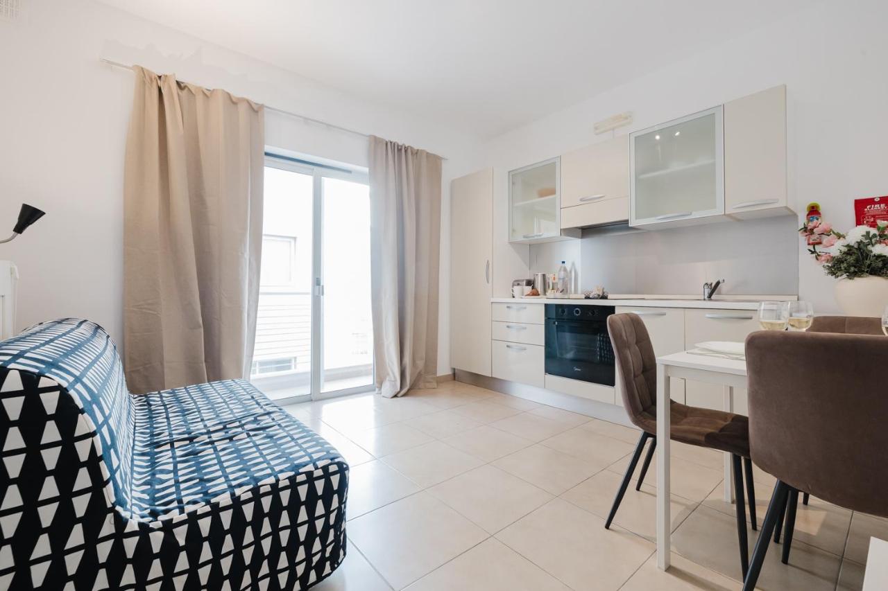 Tropea Court Sliema Apartment 4a By Homely - B&B