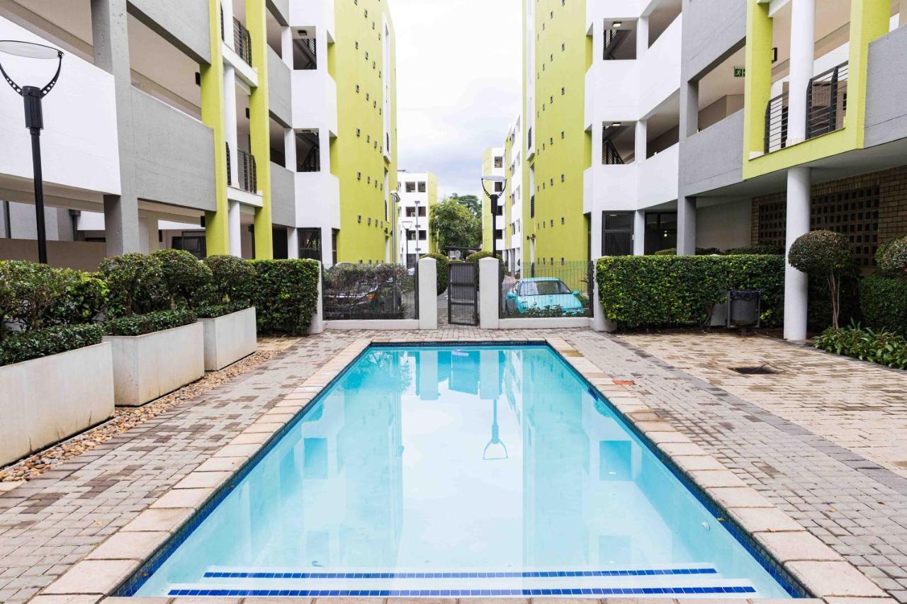 NOSU Rivonia - Bed and Breakfast