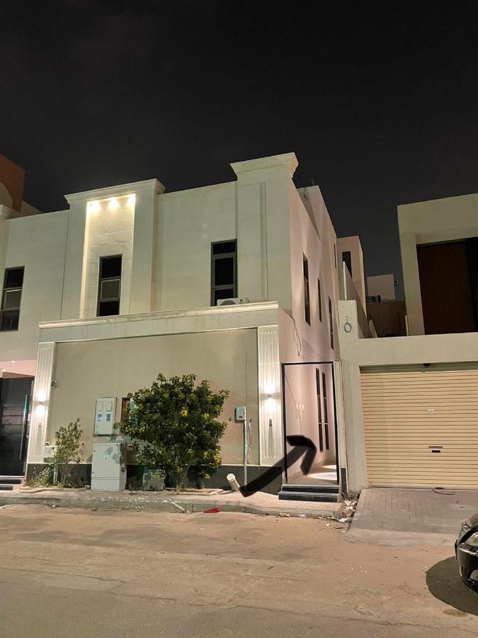 شقة بثلاث غرف نوم ودخول ذكي - B&B Riyad