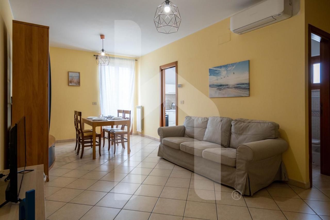 Homiday - Palazzo Passerini - Bed and Breakfast Pineto
