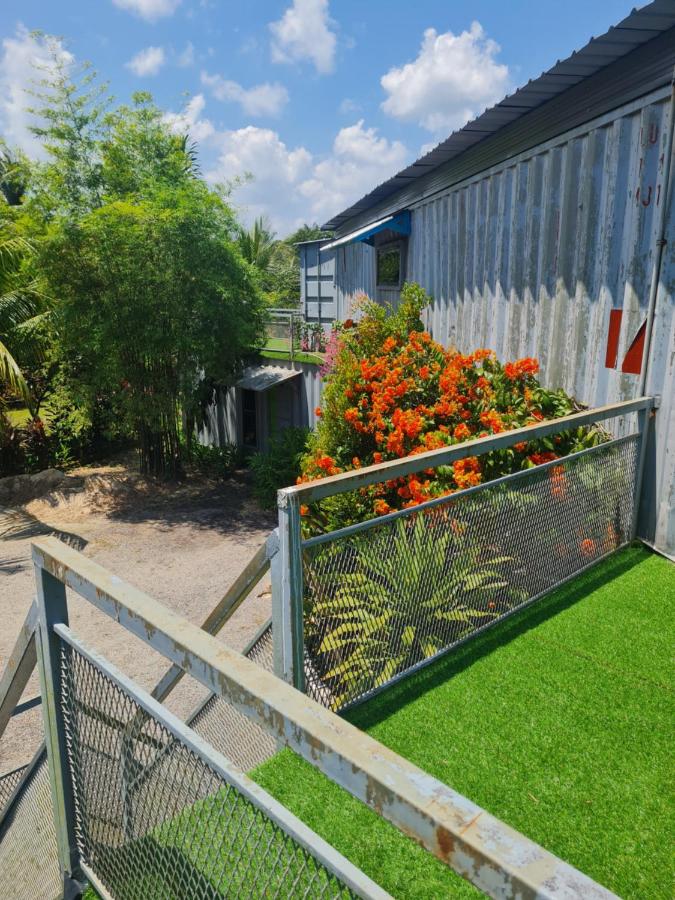 Teja Cabin Container Living - B&B Gelang Patah