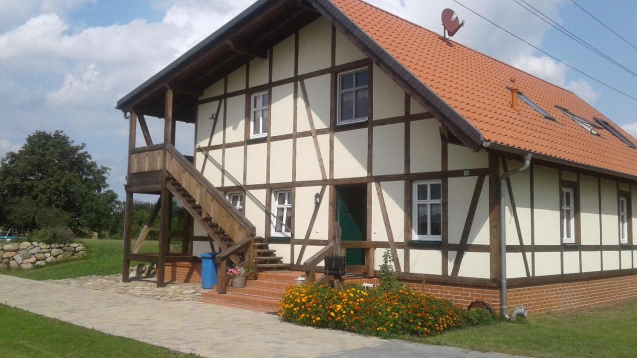 Oderbruchhütte - Ferienwohnung Neulewin