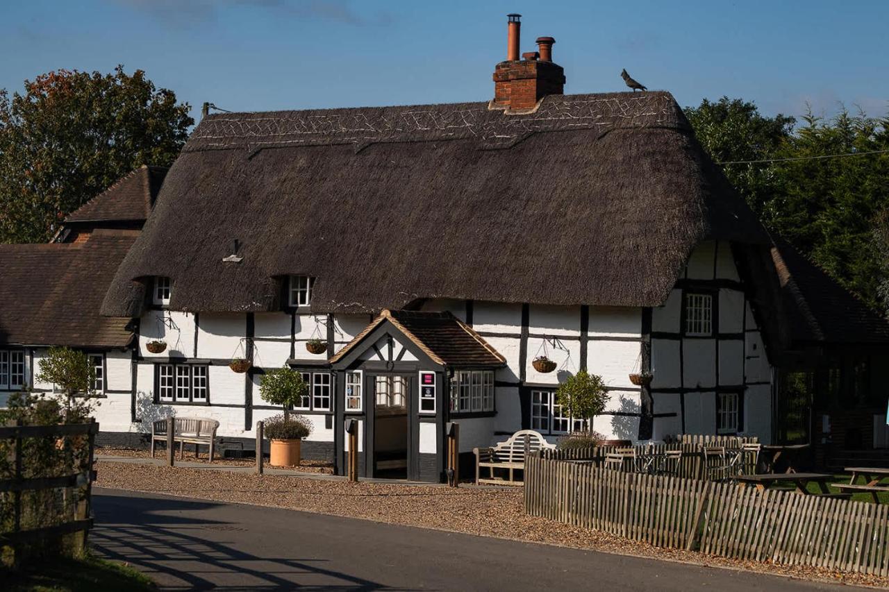 The Bottle & Glass Inn - Book All 3 Rooms - B&B