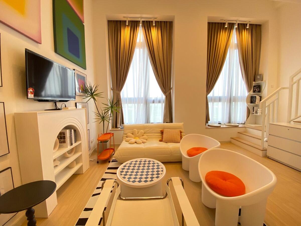 Designer Loft Sunway Grid Legoland Netflix 4-6pax - B&B