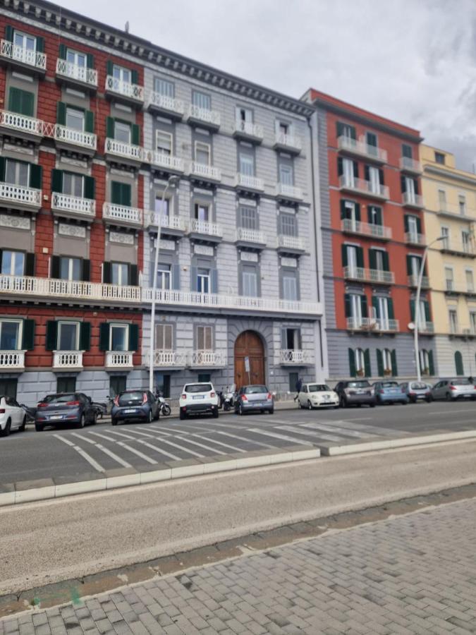 Caracciolo Seafront Charme Home - B&B