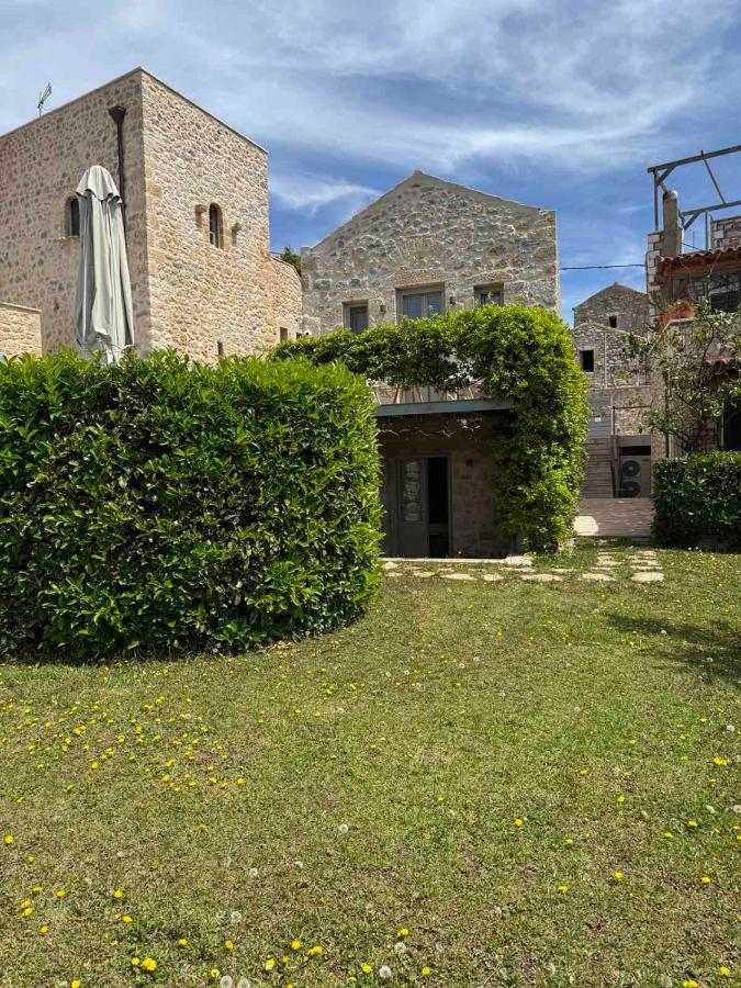 Mani Stone Studios - Chambres d’hôtes Oítilon