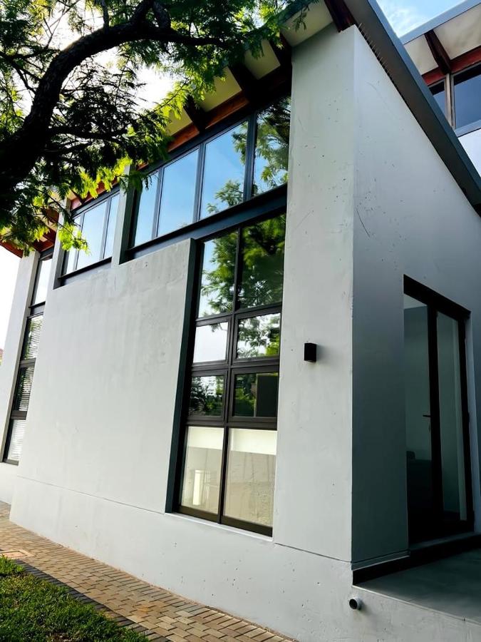 The Cottage in Secured Estate - B&B