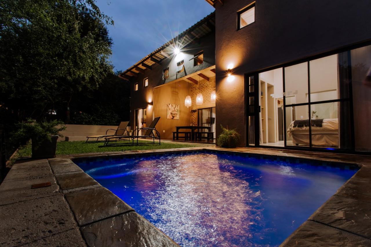 Afri Villa Stays - Luxury Bush Villa Hyena - B&B Marloth Park