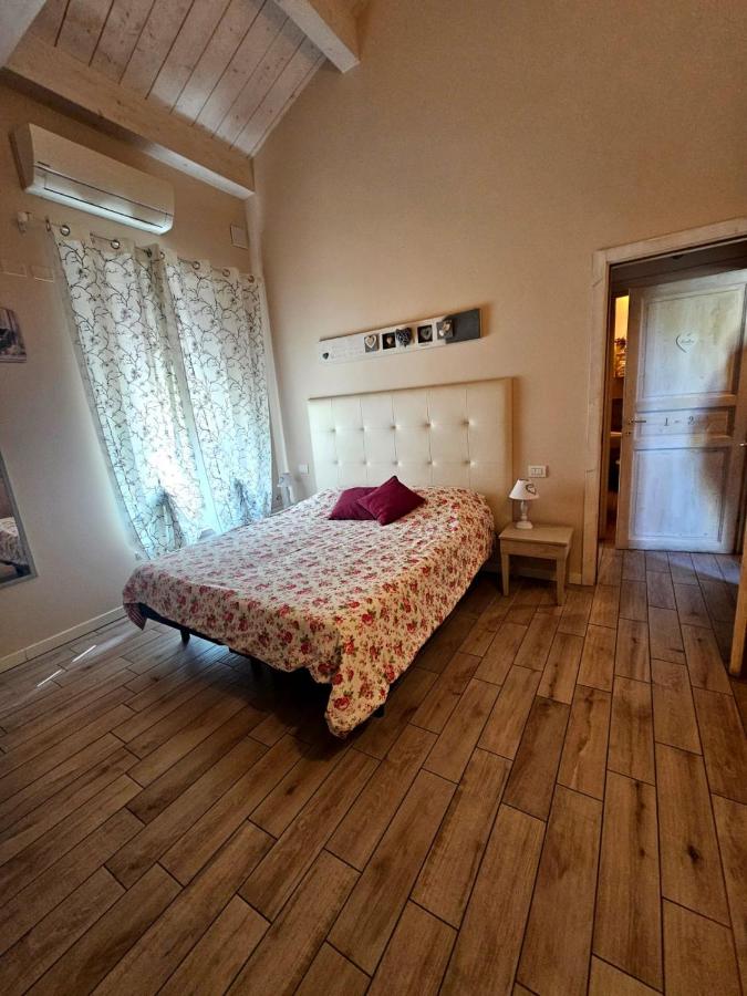 Doppel-/Zweibettzimmer mit Gemeinschaftsbad